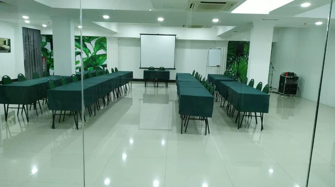 H Boutique Hotel Xplorer Loke Yew Kuala Lumpur Exteriör bild